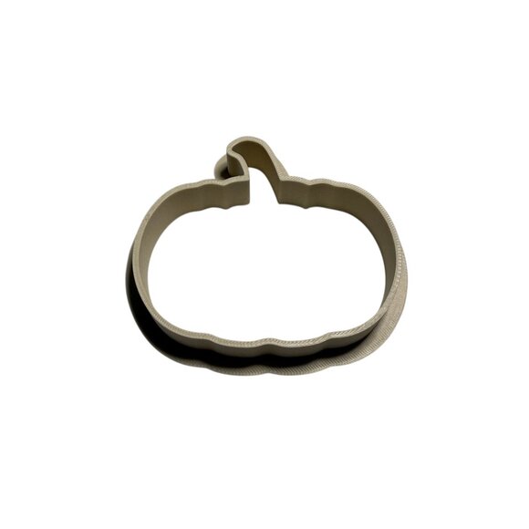 🍪3/$12 SALE🍪 Pumpkin Halloween Cookie Cutter - Picture 2 of 3